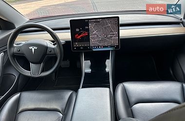 Седан Tesla Model 3 2019 в Львові
