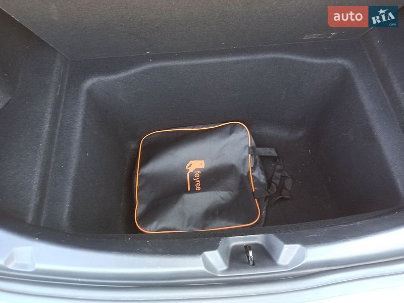 Седан Tesla Model 3 2019 в Киверцах фото 18 Седан Tesla Model 3 2019 в Киверцах