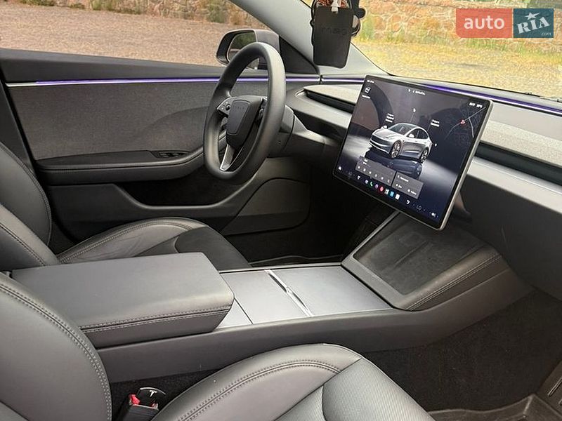 Седан Tesla Model 3 2024 в Білій Церкві