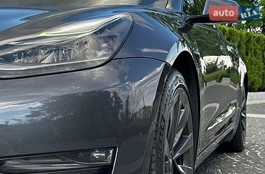 Седан Tesla Model 3 2021 в Дніпрі
