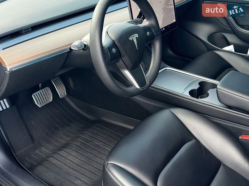 Седан Tesla Model 3 2021 в Дніпрі