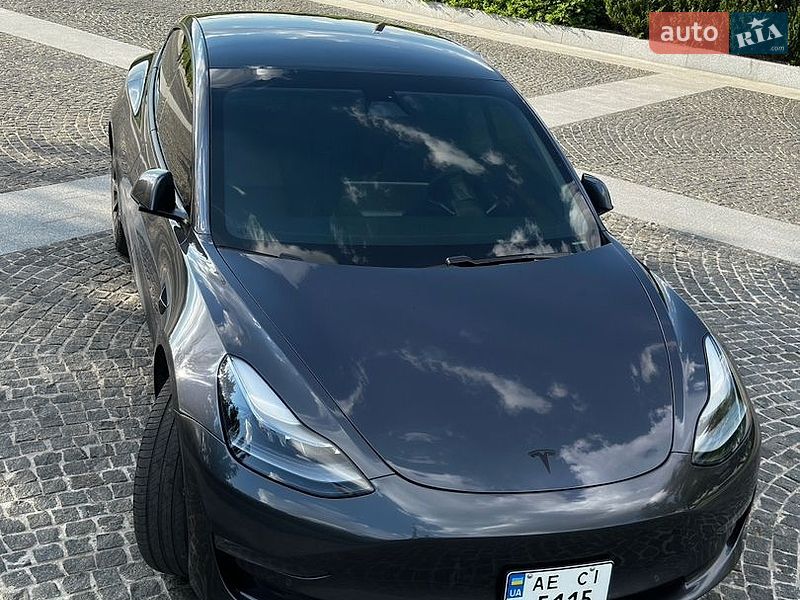 Седан Tesla Model 3 2021 в Дніпрі