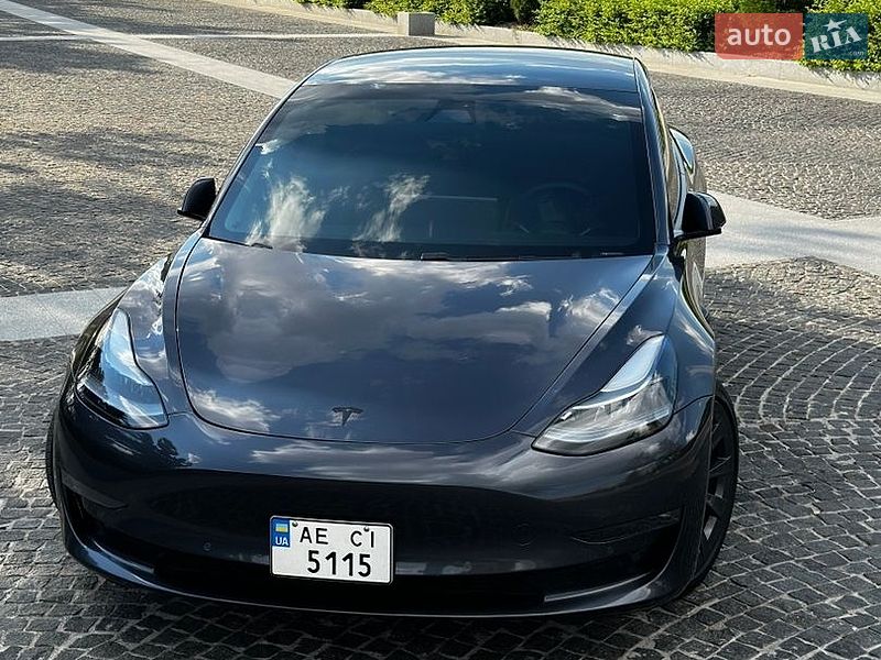 Седан Tesla Model 3 2021 в Дніпрі