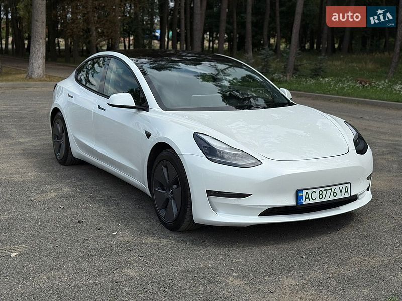 Седан Tesla Model 3 2021 в Луцке