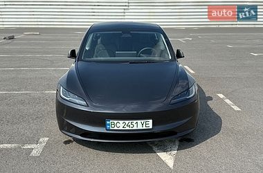 Седан Tesla Model 3 2024 в Львові