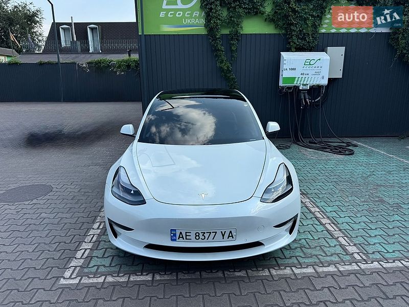 Седан Tesla Model 3 2021 в Каменском