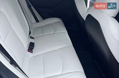 Седан Tesla Model 3 2021 в Городке