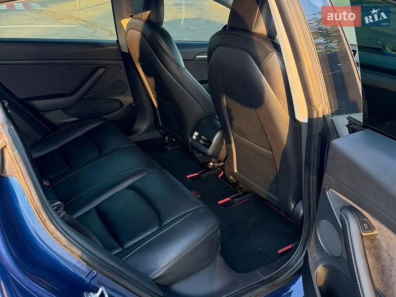 Седан Tesla Model 3 2022 в Харькове