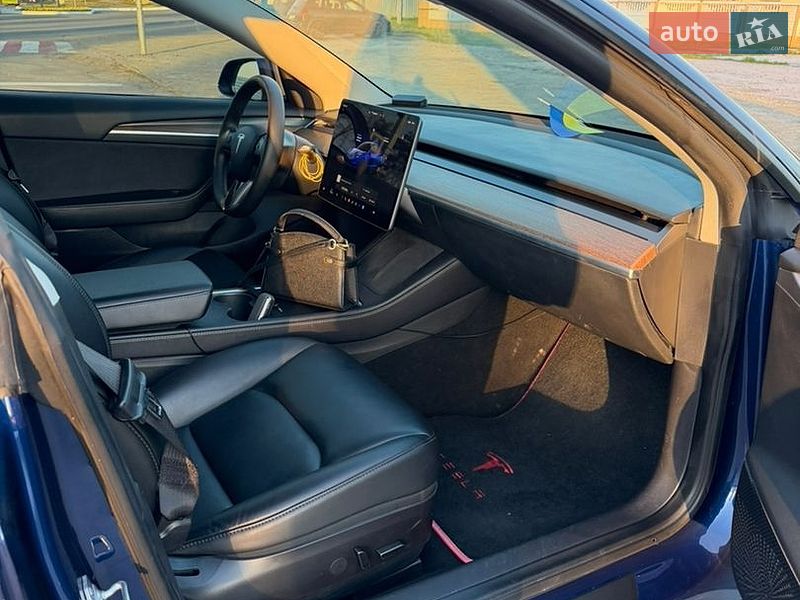 Седан Tesla Model 3 2022 в Харькове