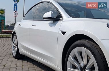 Седан Tesla Model 3 2021 в Ивано-Франковске