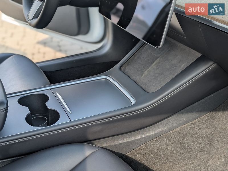 Седан Tesla Model 3 2021 в Ивано-Франковске