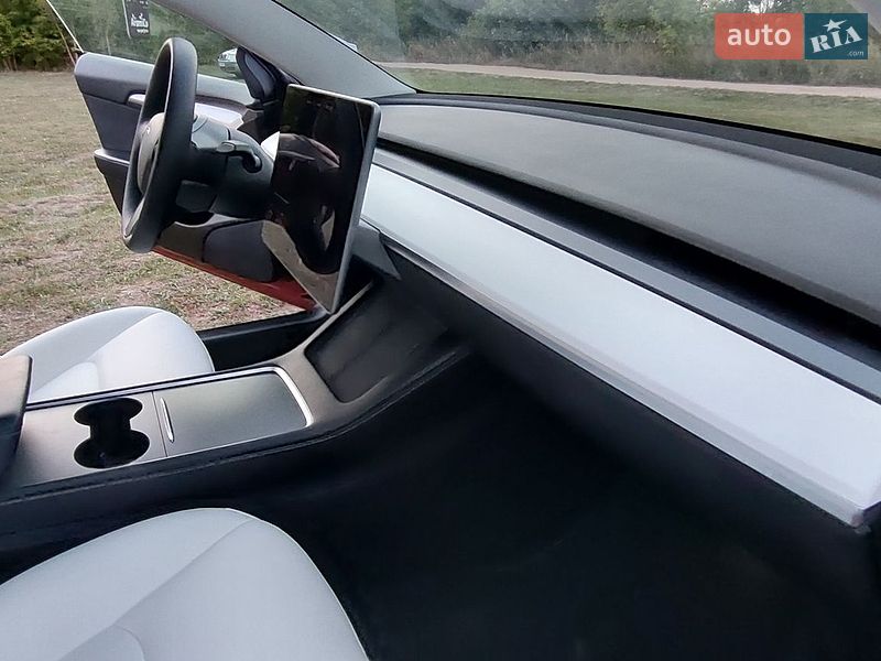 Седан Tesla Model 3 2022 в Полтаві