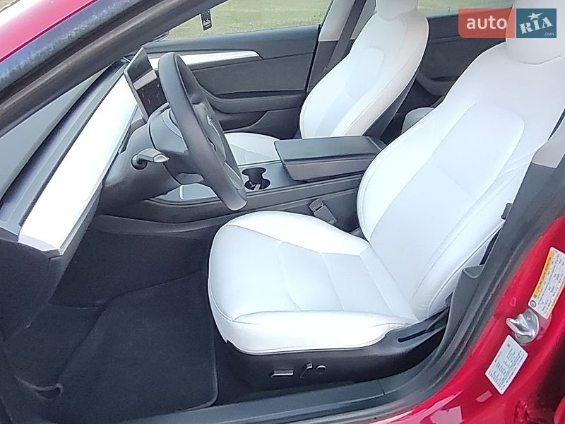 Седан Tesla Model 3 2022 в Полтаві