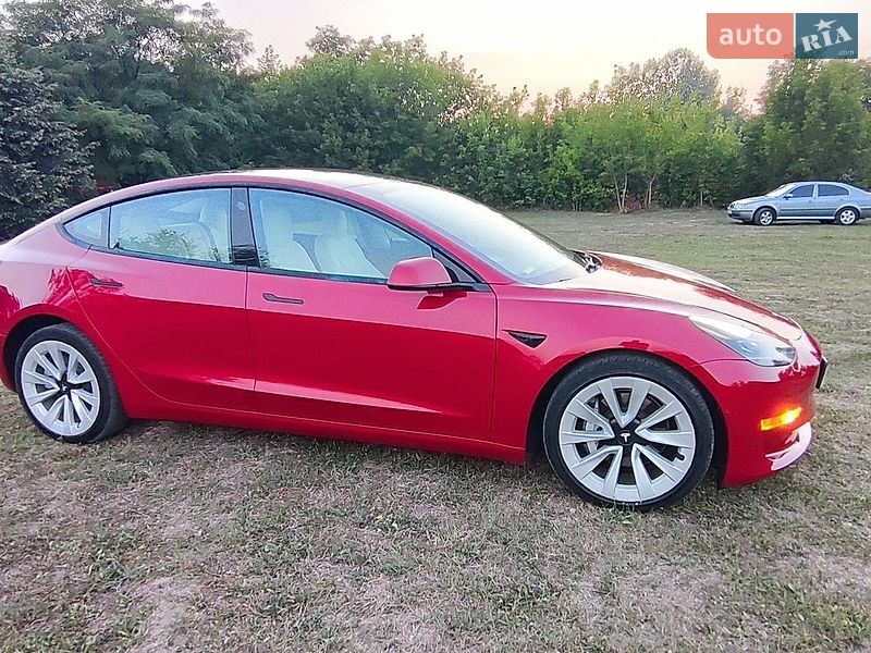 Седан Tesla Model 3 2022 в Полтаві