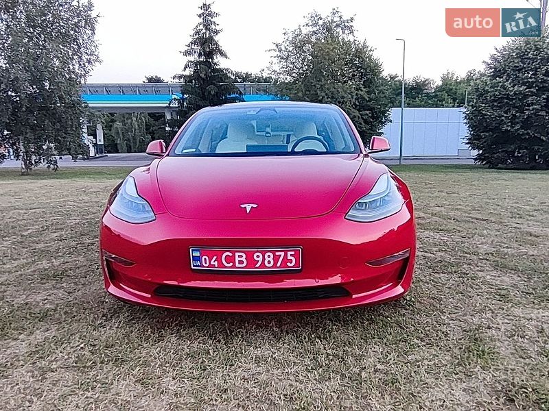 Седан Tesla Model 3 2022 в Полтаві