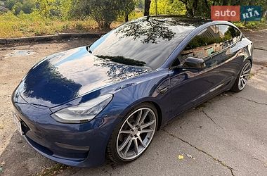 Седан Tesla Model 3 2018 в Житомирі