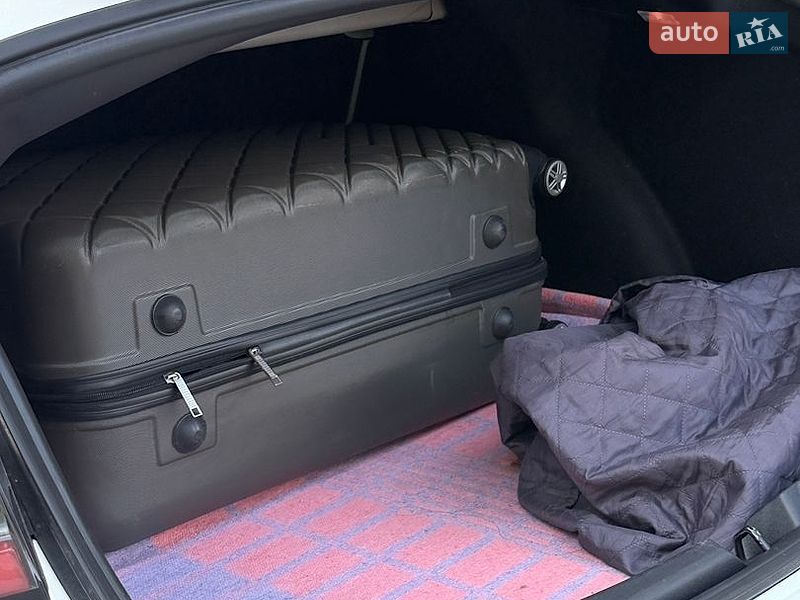 Седан Tesla Model 3 2021 в Киеве