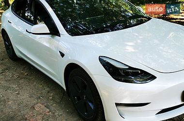 Седан Tesla Model 3 2022 в Бориславі