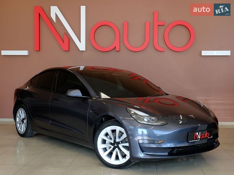 Седан Tesla Model 3 2023 в Одесі