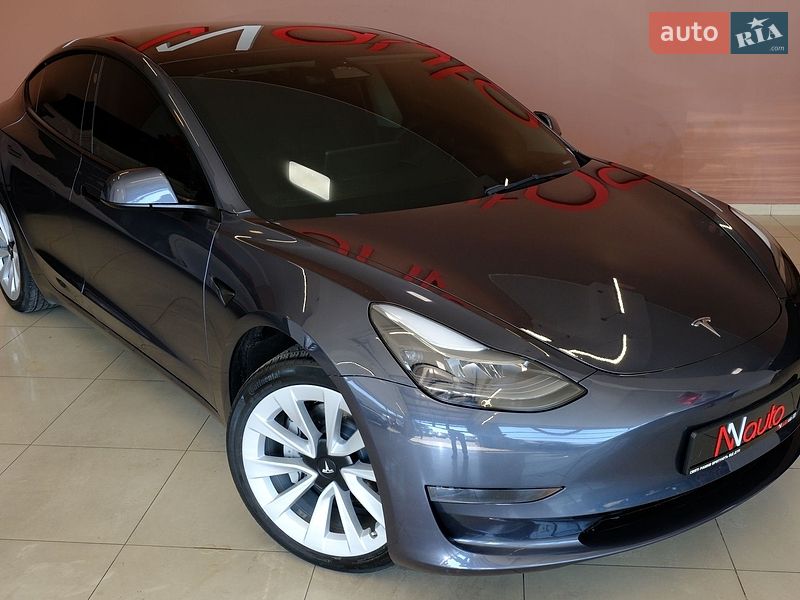 Седан Tesla Model 3 2023 в Одесі
