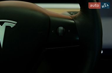 Седан Tesla Model 3 2023 в Одесі