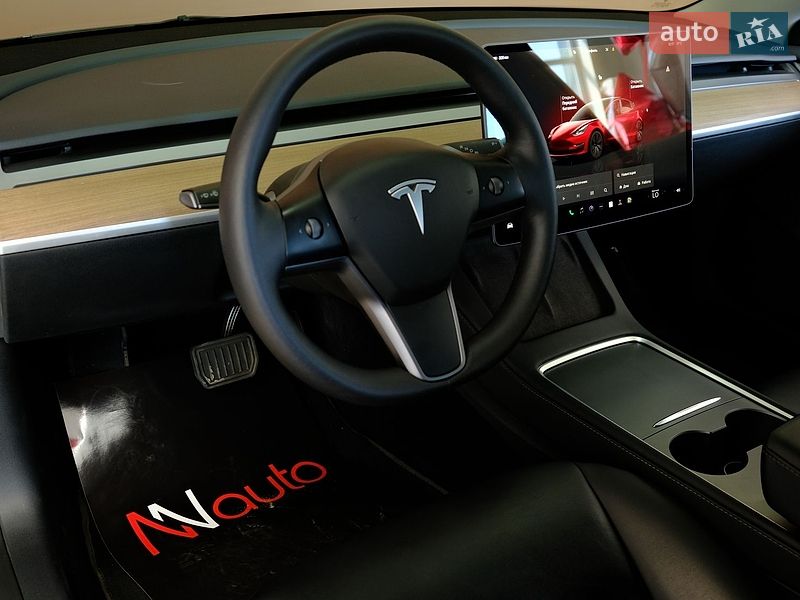 Седан Tesla Model 3 2023 в Одесі