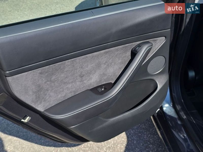 Седан Tesla Model 3 2022 в Харкові