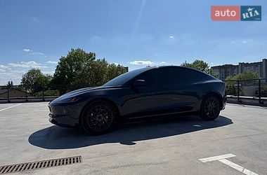Седан Tesla Model 3 2025 в Львове