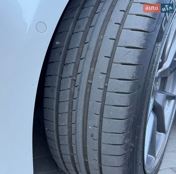 Седан Tesla Model 3 2021 в Луцке