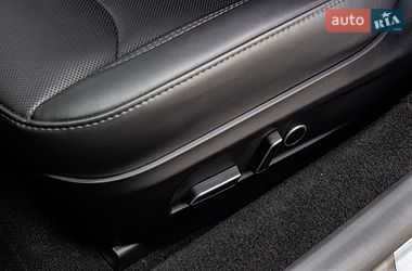 Седан Tesla Model 3 2024 в Львові