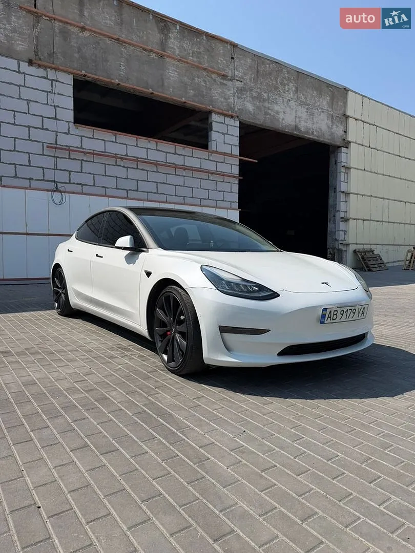 2020 Tesla Model 3 - фото 1