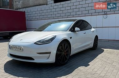 Седан Tesla Model 3 2020 в Вінниці