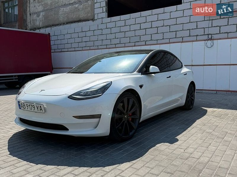 Седан Tesla Model 3 2020 в Вінниці