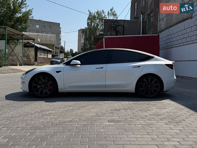Седан Tesla Model 3 2020 в Вінниці