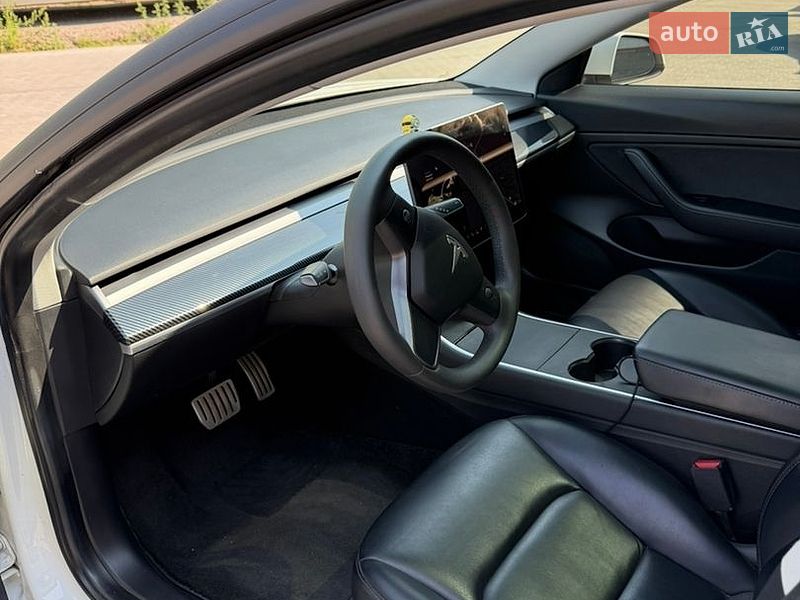 Седан Tesla Model 3 2020 в Вінниці