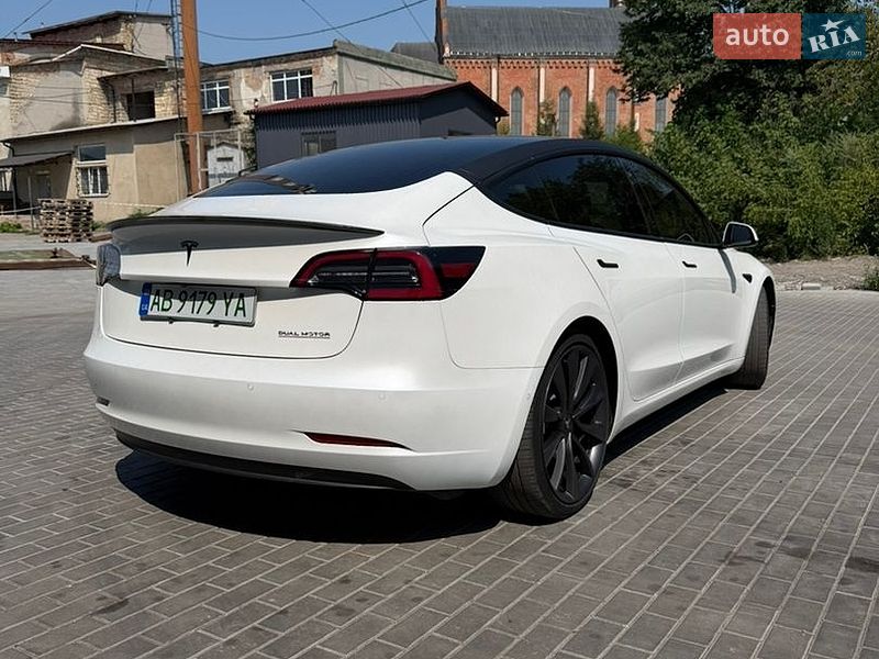 Седан Tesla Model 3 2020 в Вінниці