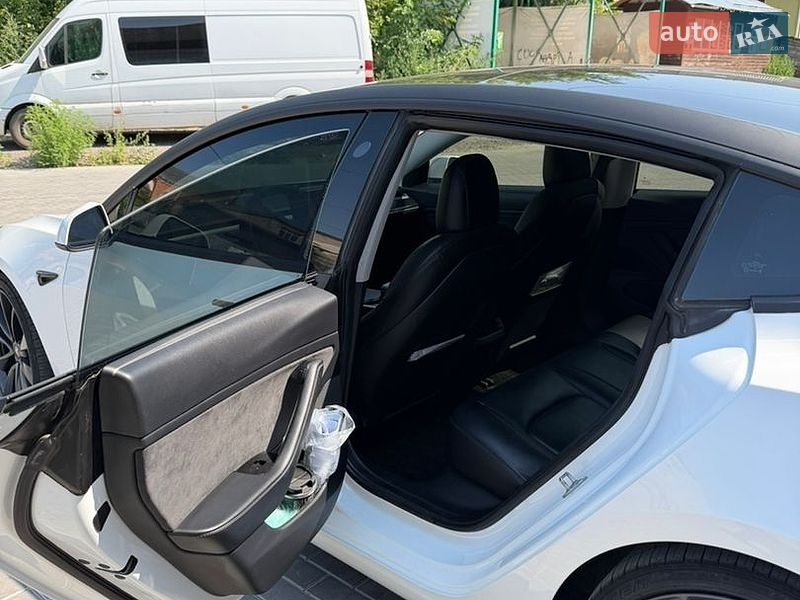 Седан Tesla Model 3 2020 в Вінниці