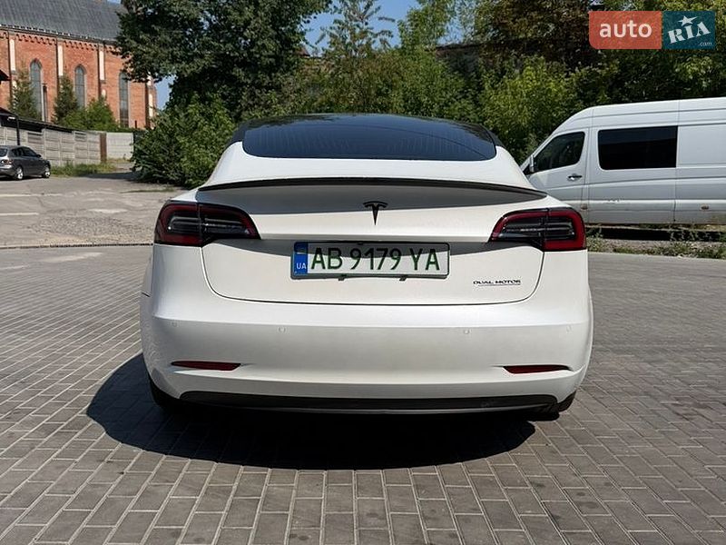Седан Tesla Model 3 2020 в Вінниці