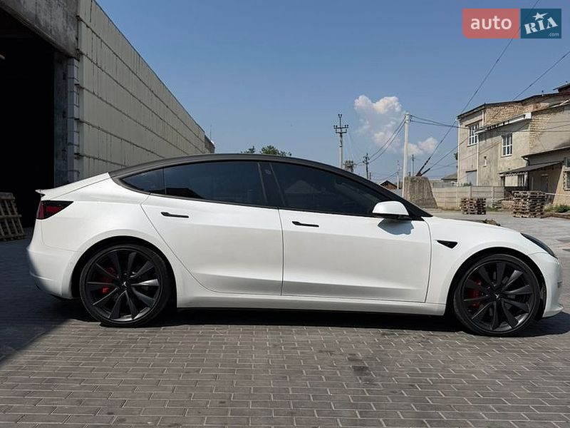 Седан Tesla Model 3 2020 в Вінниці