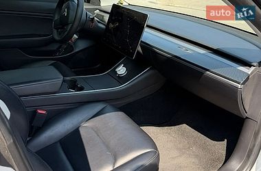 Седан Tesla Model 3 2020 в Вінниці