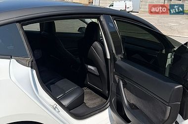 Седан Tesla Model 3 2020 в Вінниці