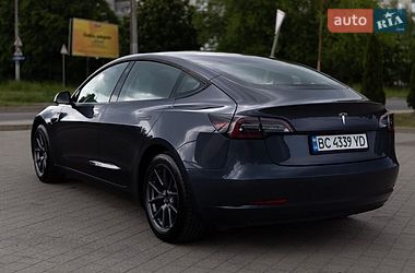 Седан Tesla Model 3 2022 в Львове