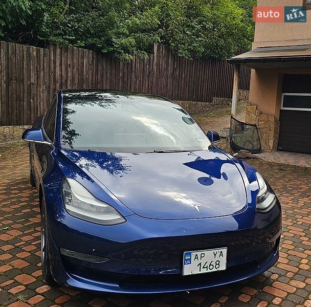 Tesla Model 3 2020