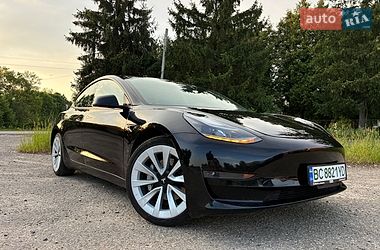 Седан Tesla Model 3 2022 в Дрогобыче