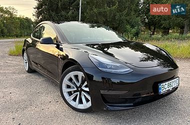 Седан Tesla Model 3 2022 в Дрогобыче