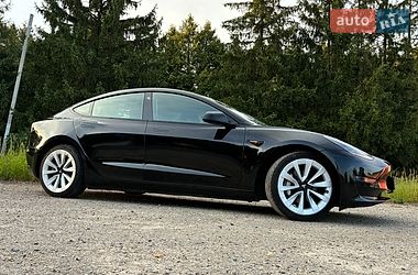 Седан Tesla Model 3 2022 в Дрогобыче