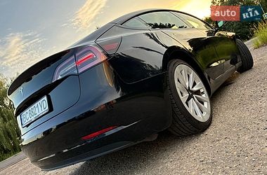 Седан Tesla Model 3 2022 в Дрогобыче