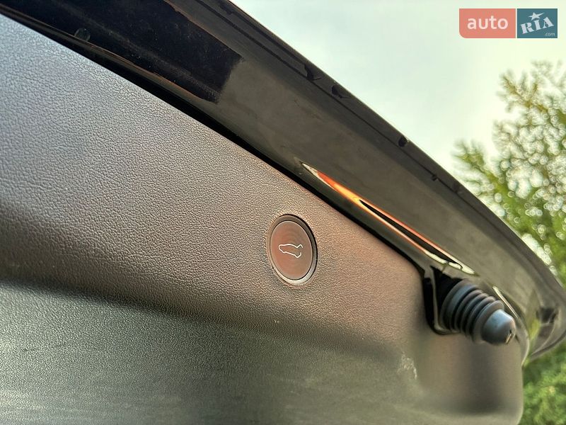 Седан Tesla Model 3 2022 в Дрогобыче