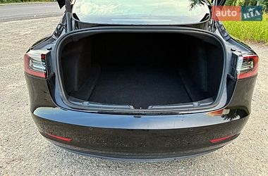Седан Tesla Model 3 2022 в Дрогобыче