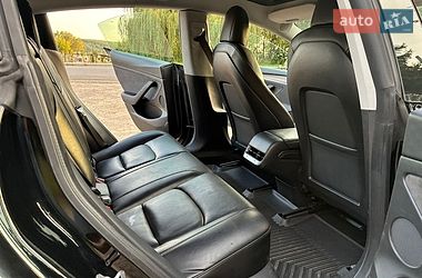 Седан Tesla Model 3 2022 в Дрогобыче